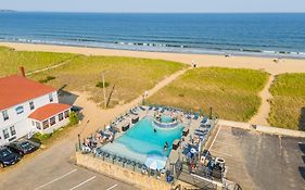 Waves Oceanfront Resort